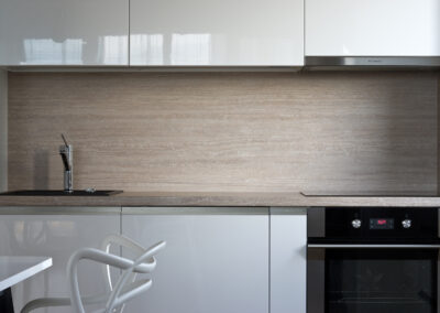 Panelákový byt, kuchyň, kuchyňská linka, interiér panelákového bytu, interiér středočeský kraj