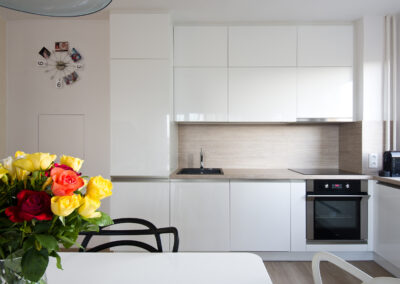 Panelákový byt, kuchyň, kuchyňská linka, interiér panelákového bytu, interiér středočeský kraj