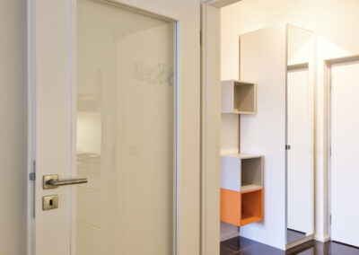 nástěnné boxy, police, předsíň