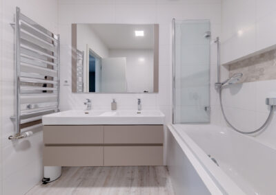 Luxusní byt v novostavbě, koupelna, scandi styl, skandinávský styl, nika v koupelně, umyvadlo, béžová