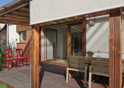 Rekonstrukce, rodinný dům, přízemí, sezení na terase, terasa, zastínění terasy