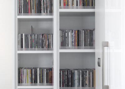 Panelákový byt, pracovna, knihovna, mediatéka